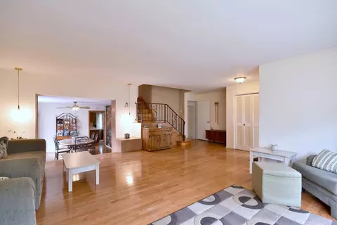 708 E Prairie Ave, Des Plaines, IL 60016 photo 10