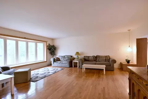 708 E Prairie Ave, Des Plaines, IL 60016 photo 2