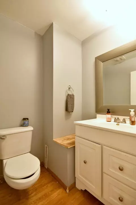 708 E Prairie Ave, Des Plaines, IL 60016 photo 22