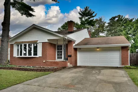 708 E Prairie Ave, Des Plaines, IL 60016