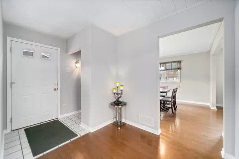 149 W Norman Ln, Wheeling, IL 60090 photo 17