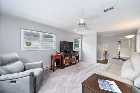 149 W Norman Ln, Wheeling, IL 60090 photo 15