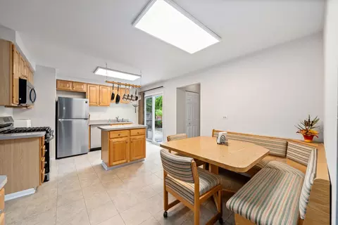 149 W Norman Ln, Wheeling, IL 60090 photo 10
