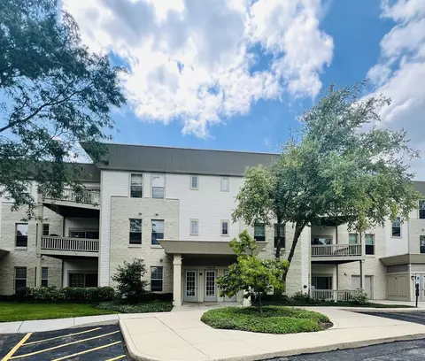 34435 N Old Walnut Cir #204, Gurnee, IL 60031