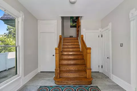 Entry Way - 515 Prospect St, Elgin, IL 60120 photo 2 of 7