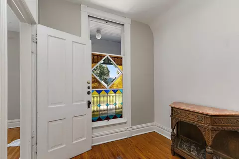 Entry Way - 515 Prospect St, Elgin, IL 60120 photo 6 of 7