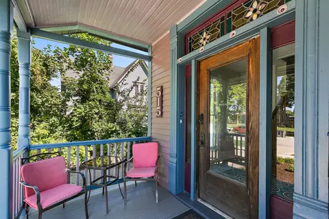 Exterior - 515 Prospect St, Elgin, IL 60120 photo 3 of 6