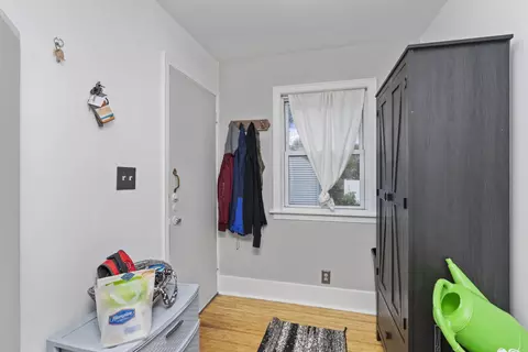 Entry Way - 515 Prospect St, Elgin, IL 60120 photo 5 of 7