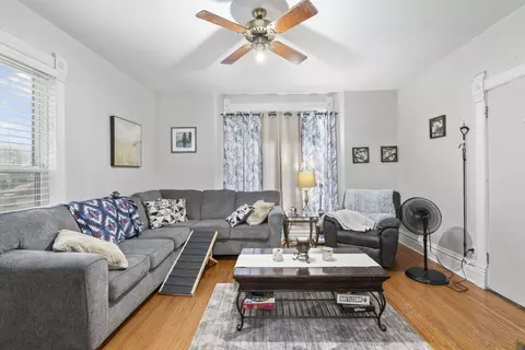 Living - 515 Prospect St, Elgin, IL 60120 photo 1 of 4