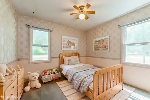 Bedroom - 421 Daniel St, Wauconda, IL 60084 photo 2 of 6