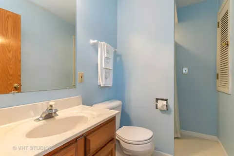 Bath - 421 Daniel St, Wauconda, IL 60084 photo 3 of 3