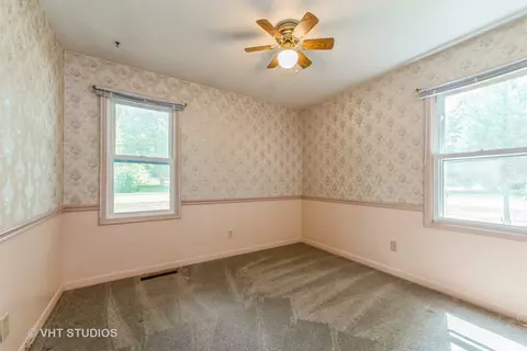 Bedroom - 421 Daniel St, Wauconda, IL 60084 photo 5 of 6