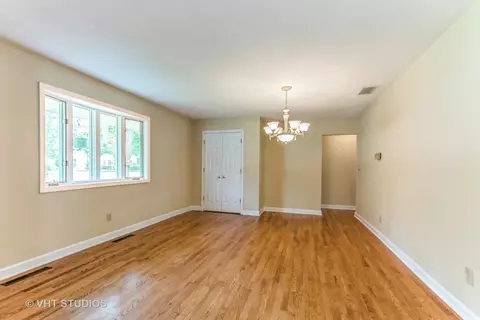 Living - 421 Daniel St, Wauconda, IL 60084 photo 3 of 3