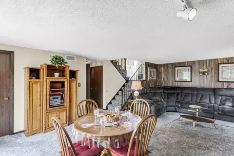 825 Case Dr, Roselle, IL 60172 photo 28