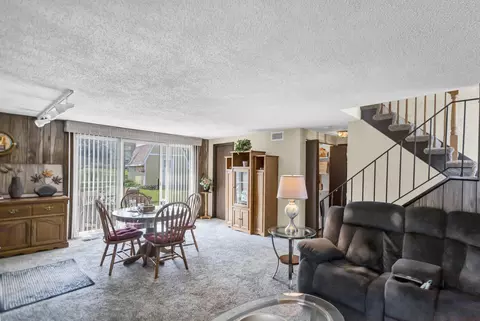 825 Case Dr, Roselle, IL 60172 photo 25