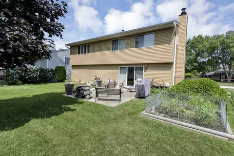 825 Case Dr, Roselle, IL 60172 photo 5