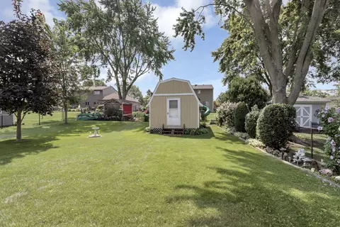 825 Case Dr, Roselle, IL 60172 photo 34