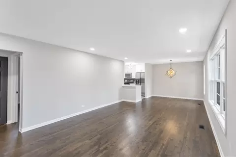 700 Ash Rd, Hoffman Estates, IL 60169 photo 3