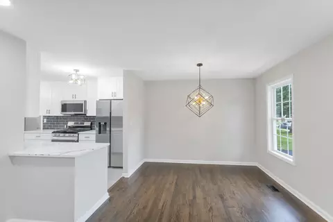 700 Ash Rd, Hoffman Estates, IL 60169 photo 7