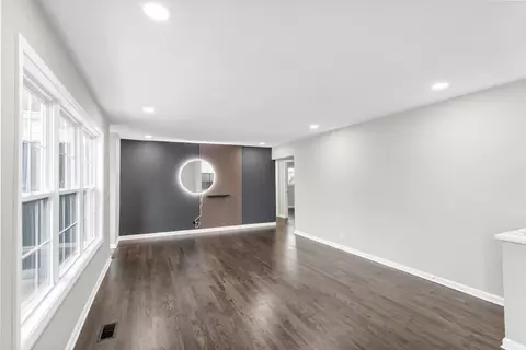 700 Ash Rd, Hoffman Estates, IL 60169 photo 6