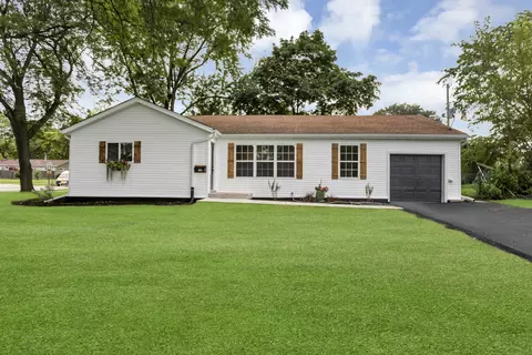 700 Ash Rd, Hoffman Estates, IL 60169 photo 1