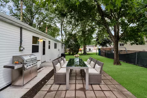 700 Ash Rd, Hoffman Estates, IL 60169 photo 28