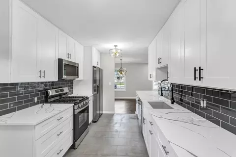 700 Ash Rd, Hoffman Estates, IL 60169 photo 12