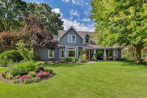 1161 Davey Dr, Batavia, IL 60510