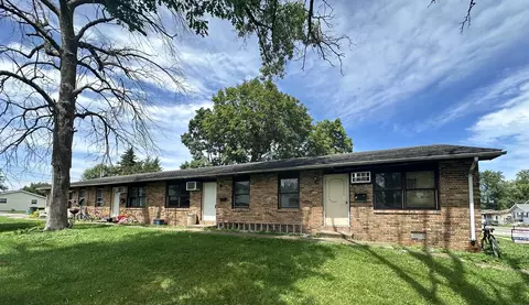 504 S Spruce St, Villa Grove, IL 61956