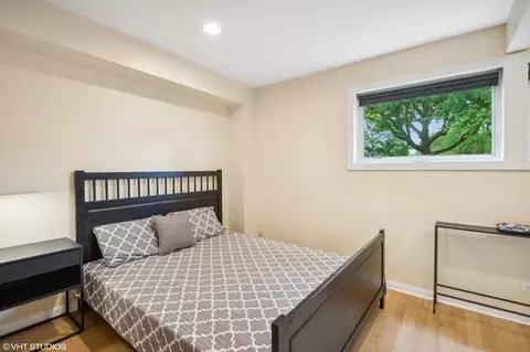 Bedroom - 1933 Old Willow Rd, Northfield, IL 60093 photo 1 of 3