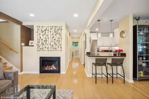 Entry Way - 1933 Old Willow Rd, Northfield, IL 60093 photo 1 of 1
