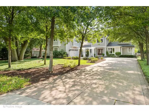 212 Oxford Ave, Clarendon Hills, IL 60514