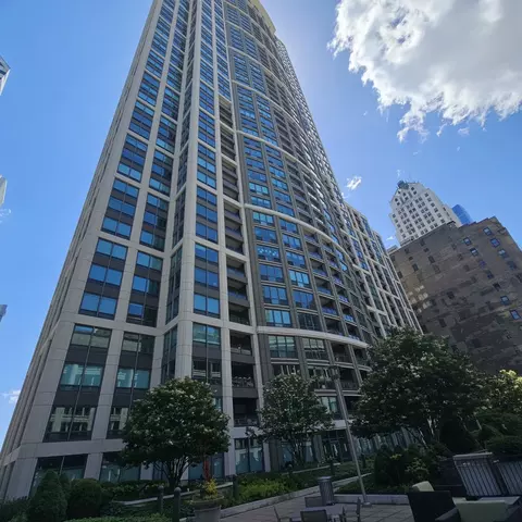 130 N Garland Ct #5003, Chicago, IL 60602