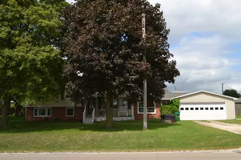 27428 Fulfs Rd, Sterling, IL 61081