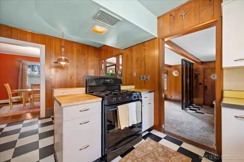 Kitchen - 84 S Melrose Ave, Elgin, IL 60123 photo 3 of 5