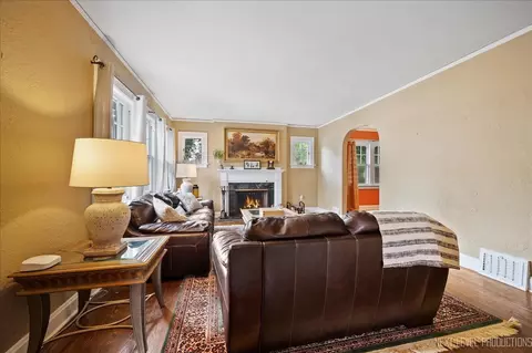 Living - 84 S Melrose Ave, Elgin, IL 60123 photo 1 of 4