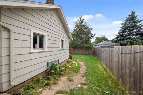 Exterior - 84 S Melrose Ave, Elgin, IL 60123 photo 3 of 6