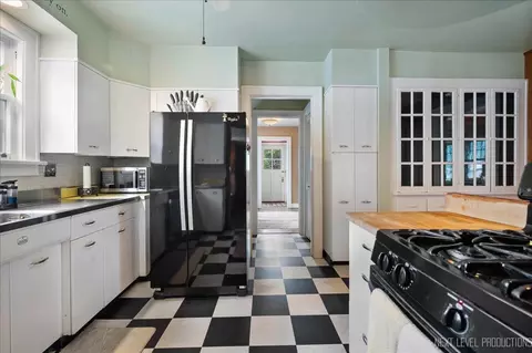 Kitchen - 84 S Melrose Ave, Elgin, IL 60123 photo 4 of 5