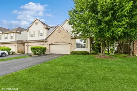 1109 Loganbury Ct, Elgin, IL 60120
