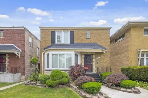 8218 S Kingston Ave, Chicago, IL 60617