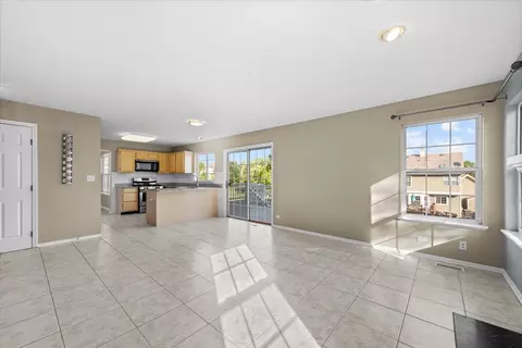 1311 Blackhawk Ln, Bartlett, IL 60103 photo 13