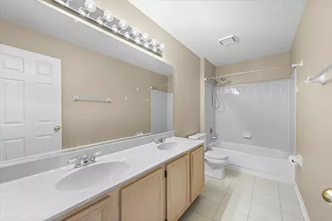 1311 Blackhawk Ln, Bartlett, IL 60103 photo 25