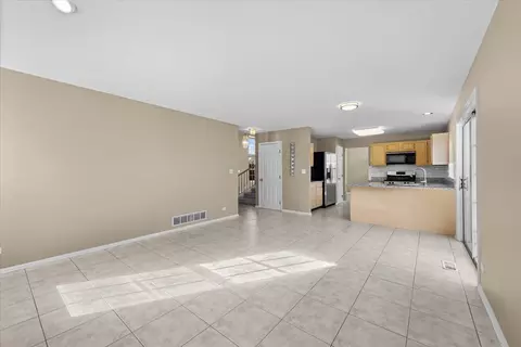 1311 Blackhawk Ln, Bartlett, IL 60103 photo 14