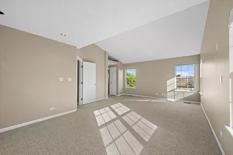 1311 Blackhawk Ln, Bartlett, IL 60103 photo 18