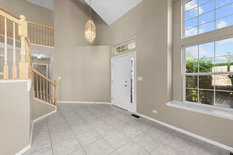 1311 Blackhawk Ln, Bartlett, IL 60103 photo 4