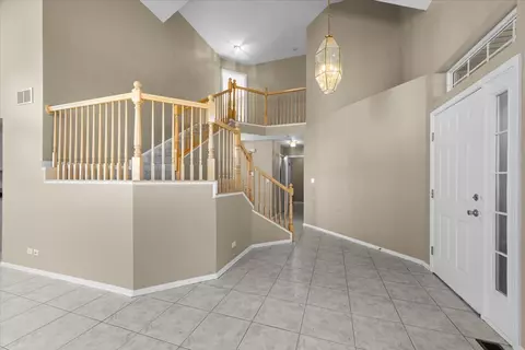 1311 Blackhawk Ln, Bartlett, IL 60103 photo 5