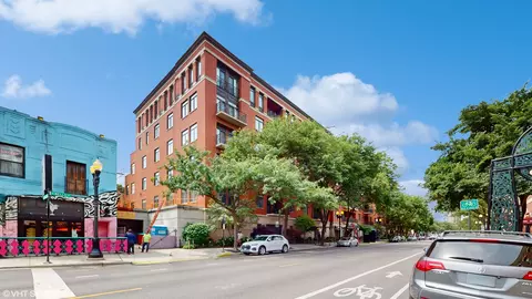 1414 N Wells St #202, Chicago, IL 60610