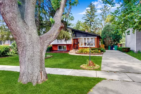 38 W Berkshire Ave, Lombard, IL 60148