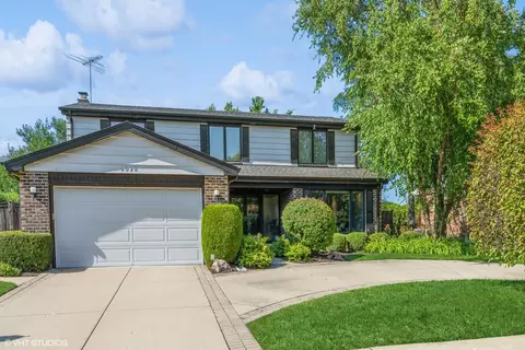 4020 Chester Dr, Glenview, IL 60026
