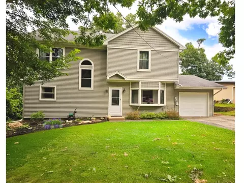 1347 Banbury Rd, Mundelein, IL 60060